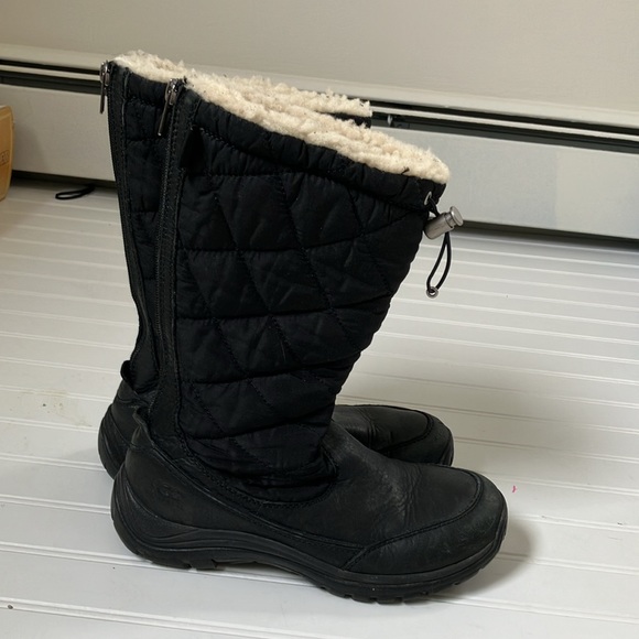Ugg Australia Women's Quilted Snowpeak Mid Calf Winter Waterproof Boots - Picture 2 of 15
